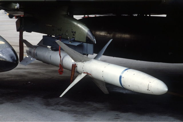 Estados Unidos adquirirá misiles antirradiación adaptados para objetivos aéreos