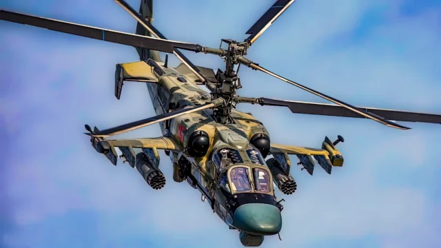 Un dron FPV derriba un Ka-52 ruso en Ucrania