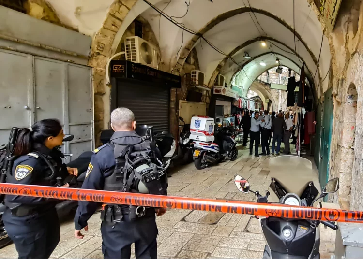 3 policías heridos en un apuñalamiento islamista en Jerusalén