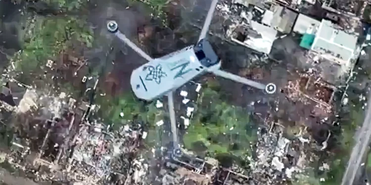 Dron ucraniano derriba un dron “Z” ruso en un combate aéreo