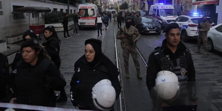 Aconsejan a los israelíes en Estambul permanecer en sus hoteles tras el atentado mortal