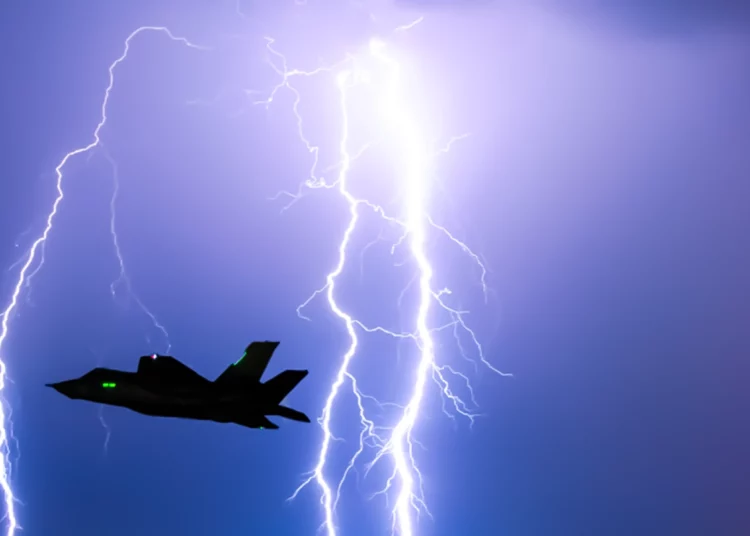 Los F-35A tienen prohibido volar en condiciones de tormenta eléctrica
