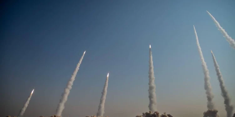 Los misiles hipersónicos de Irán aumentan la preocupación sobre su programa nuclear