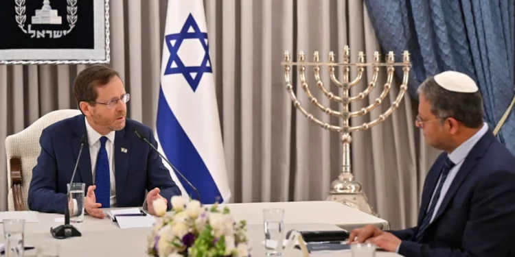 Netanyahu consigue el apoyo de 64 miembros de la Knéset