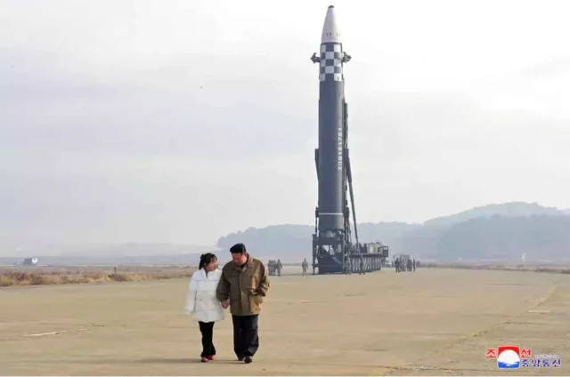 La hija de Kim Jong Un aparece en público por primera vez