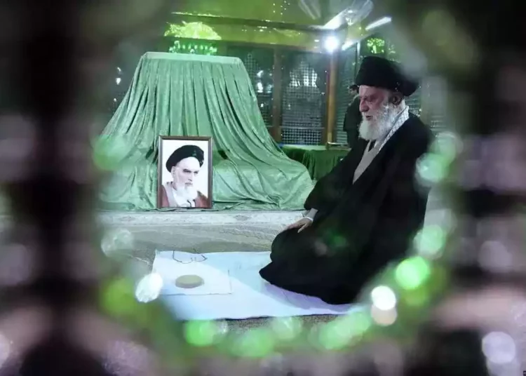 El régimen de Irán está colapsado: Es hora de un gobierno provisional