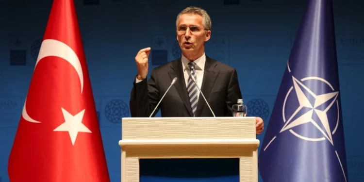 El jefe de la OTAN insta a Turquía a aprobar las ofertas de Suecia y Finlandia