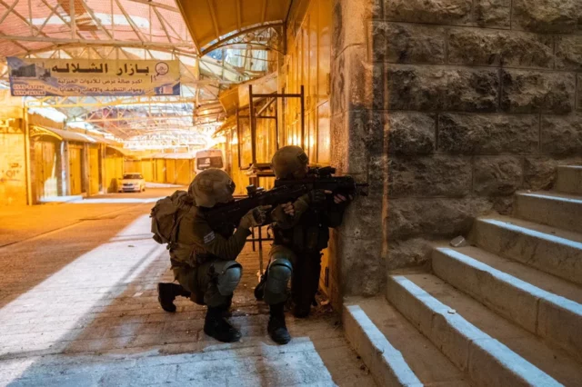 Islamistas palestinos atacan a tropas de las FDI en Nablus