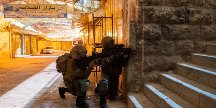 Islamistas palestinos atacan a tropas de las FDI en Nablus