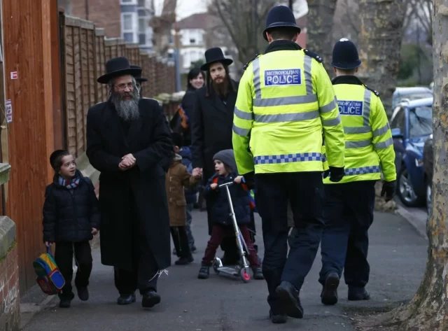 Policía de Londres detiene a joven por agredir a residentes judíos