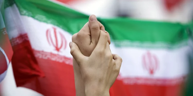Al régimen de Irán le preocupa que las protestas entren en una “fase armada”