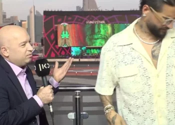 Maluma abandona entrevista en Israel cuando le preguntan sobre los derechos humanos en Qatar
