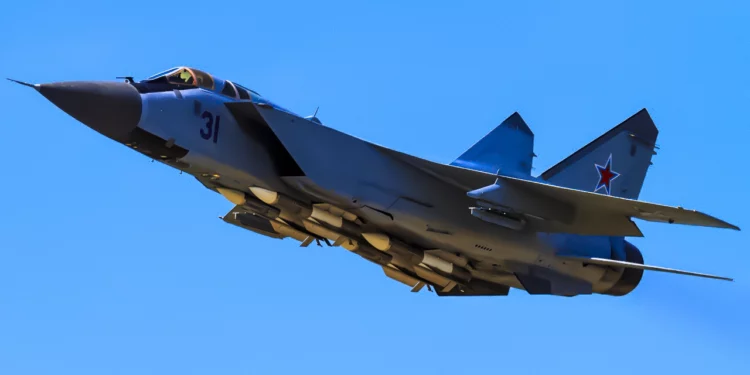Rusia está armando cazas MiG-31 con misiles hipersónicos R-37M