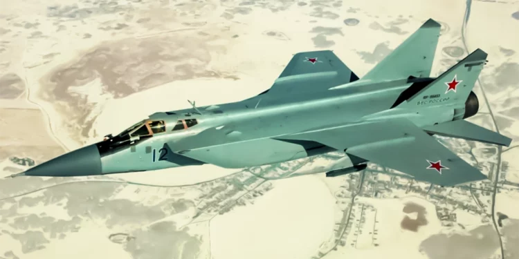 Rusia despliega MiG-31K con misiles hipersónicos en la frontera europea