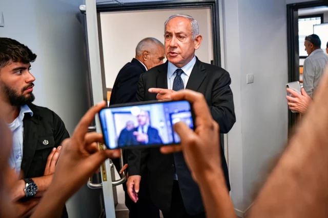 Olmert condenado a pagar 97.500 NIS por difamar a la familia Netanyahu