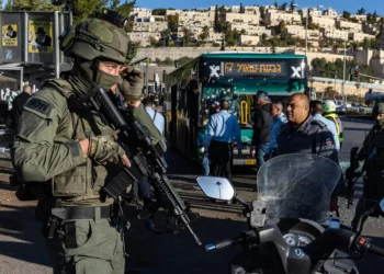 Víctima del atentado en Jerusalén permanece en estado crítico