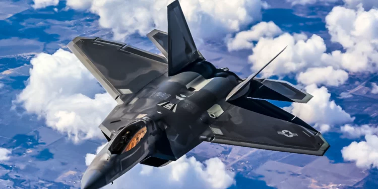 La historia de por qué Japón quería realmente el F-22 Raptor