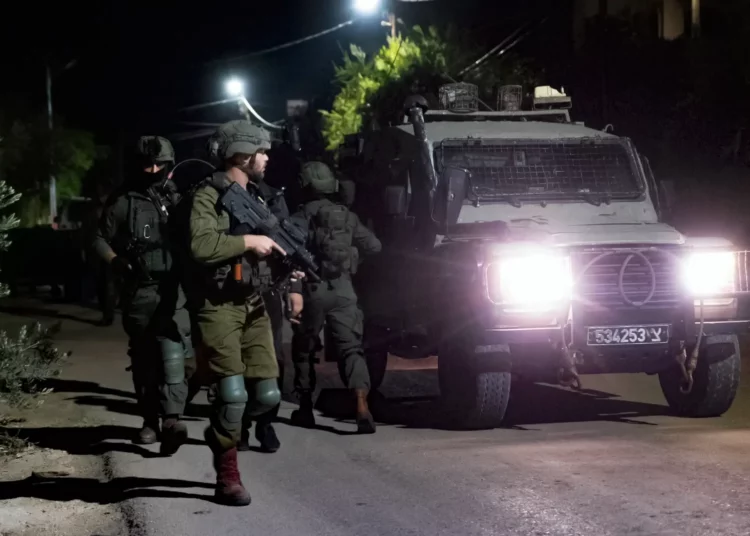 Un islamista palestino muerto y 14 detenidos en redadas nocturnas en Judea y Samaria