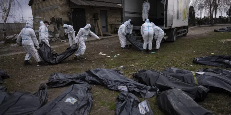 La UE busca un tribunal especial para investigar los crímenes de guerra rusos en Ucrania
