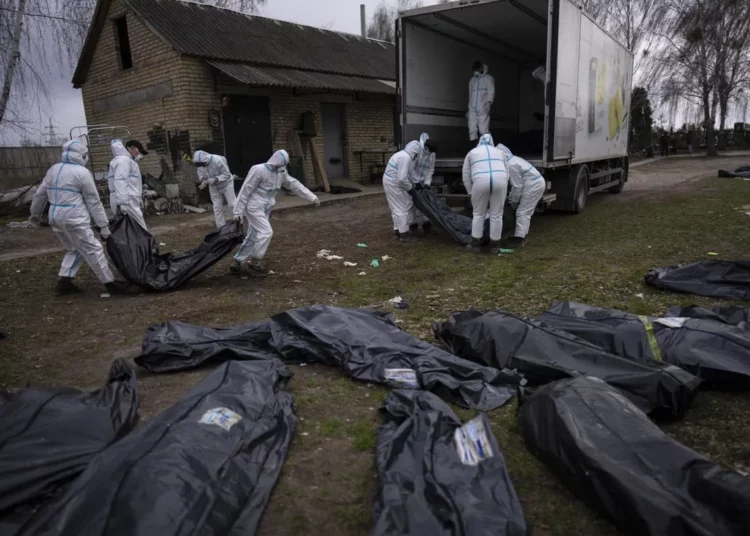 La UE busca un tribunal especial para investigar los crímenes de guerra rusos en Ucrania