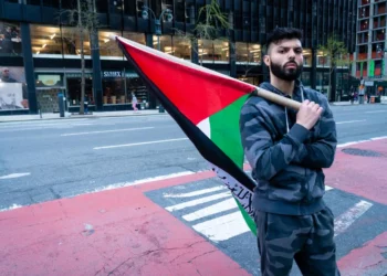 Activista se declara culpable de delitos de odio contra tres judíos en ataques separados