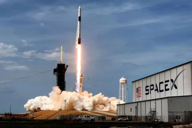 El cohete más potente de SpaceX lanza una nave de la Fuerza Espacial