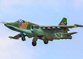 Dos cazas Su-25 rusos atacan posiciones fuertemente fortificadas en Ucrania