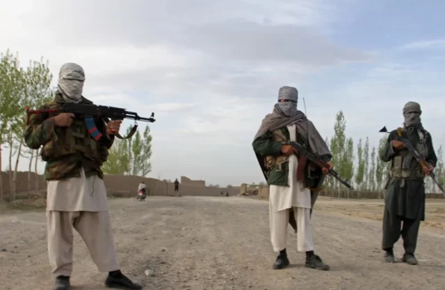 Talibanes de Pakistán ponen fin al alto el fuego con el gobierno