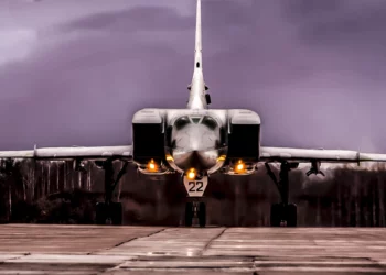 Bombarderos rusos disparan los nuevos misiles antibuque Kh-32 contra objetivos terrestres en Ucrania