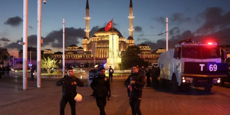 Turquía busca controlar el discurso en torno al atentado en Estambul