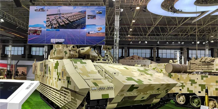 China lanza su VN20, el vehículo blindado de oruga más protegido y armado de su categoría
