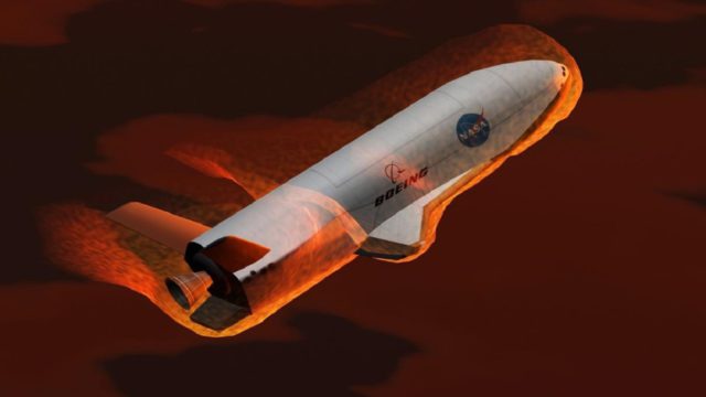 X-37BEl avión espacial X-37B aterriza tras 900 días en órbita