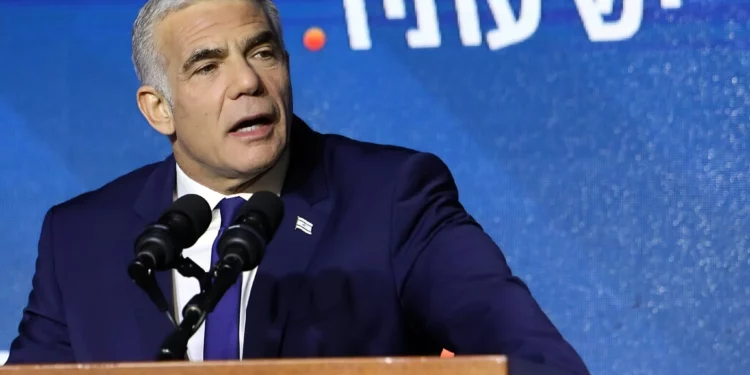 Lapid se retira de la conferencia de la ONU sobre el clima tras su aparente derrota electoral