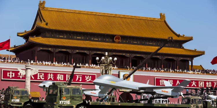 China presenta un nuevo y gigantesco dron que podría marcar el futuro de la guerra aérea