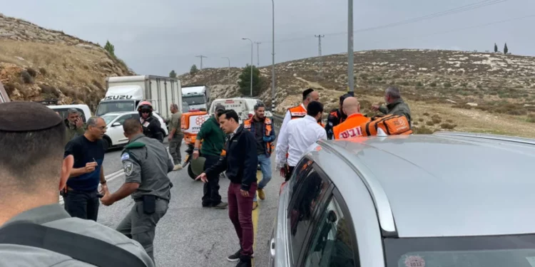 Israelí embestida por un auto en un presunto atentado islamista en Judea y Samaria