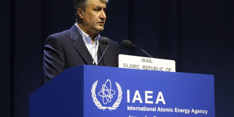 Irán toma “medidas iniciales” en represalia a la resolución del OIEA