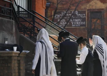Judíos jasídicos son atacados con perdigones en Nueva York
