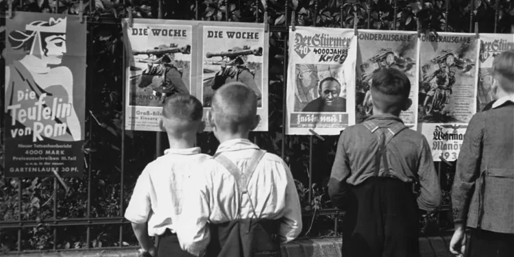 Propaganda nazi muestra la deshumanización de los judíos en el Holocausto