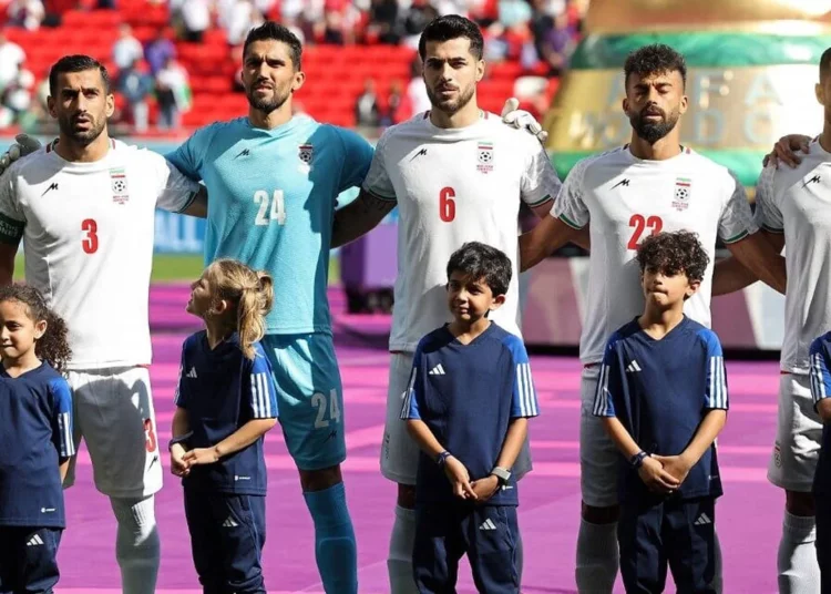 La selección de Irán canta su himno en el Mundial tras guardar silencio en medio de las protestas