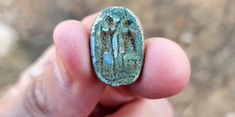 Amuleto egipcio de 3.000 años de antigüedad descubierto en Israel durante un viaje escolar
