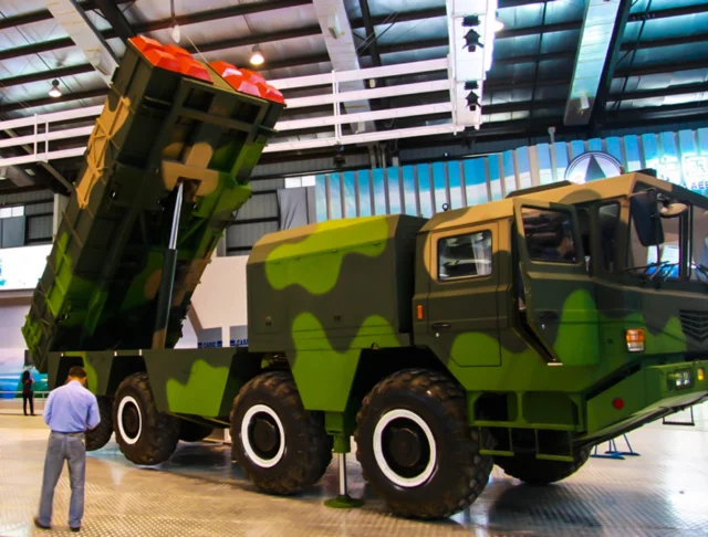 China intenta vender el sistema de misiles SY-400 a Argelia