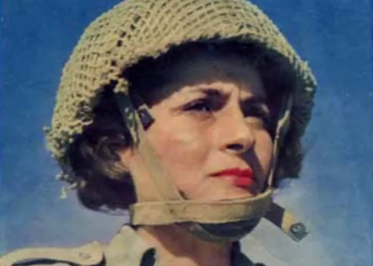 Muere la primera mujer paracaidista de las FDI, Yocheved Kashi, a los 93 años