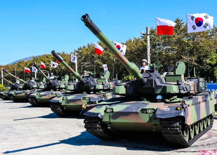 Corea del Sur entrega el primer lote de tanques Black Panther y obuses K-9 a Polonia