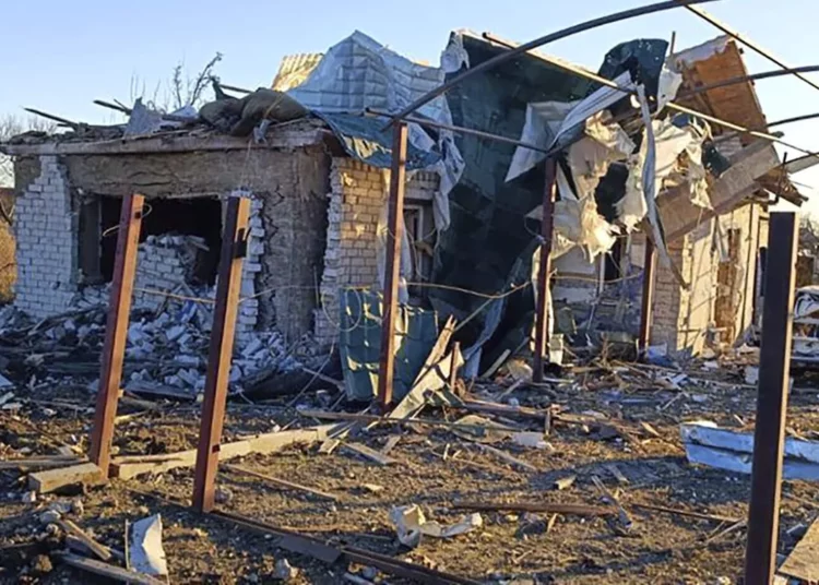 Ucrania denuncia ataques "masivos" de misiles rusos en todo el país
