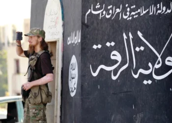 EE.UU. elimina a 2 oficiales de ISIS en una redada en Siria