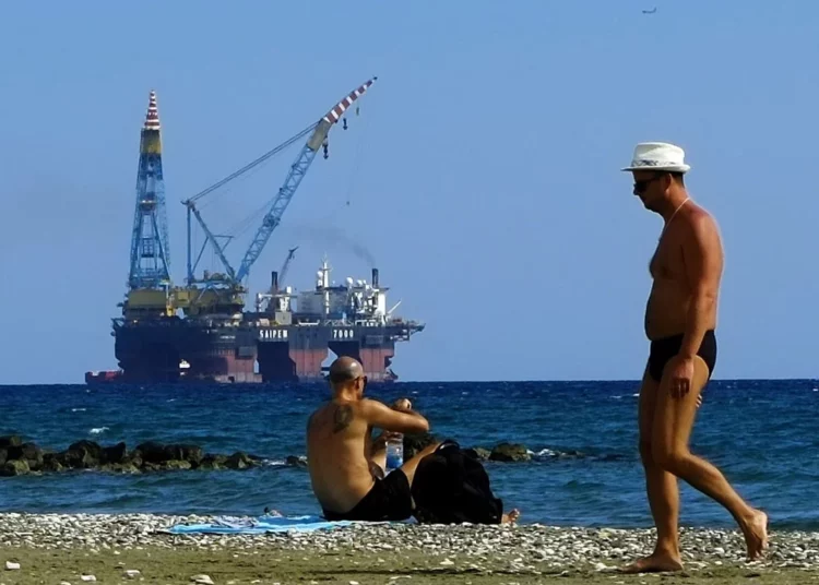 Descubren un gran yacimiento de gas natural frente a las costas de Chipre