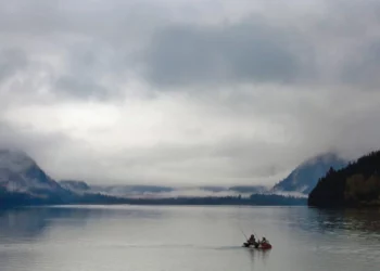 Soldados rusos que huyeron a Alaska esperan la decisión de asilo de Estados Unidos