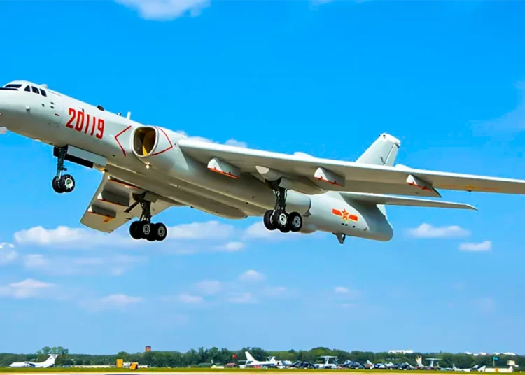Conozca el bombardero H-6 de China: construido con ADN ruso