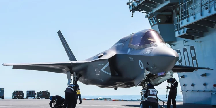 Lockheed Martin está vendiendo HIMARS y cazas F-35 a lo loco