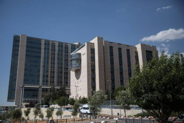 Hospital israeli podría despedir a un médico por elogiar a un terrorista